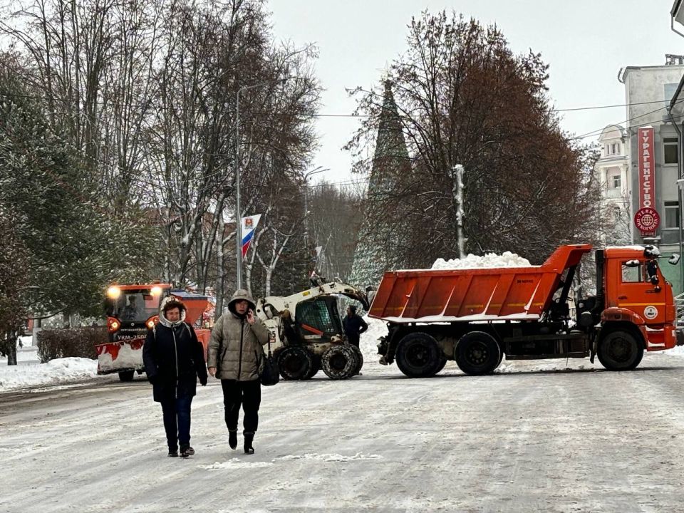 А снег идет: куда обращаться, если дворы и дороги замело