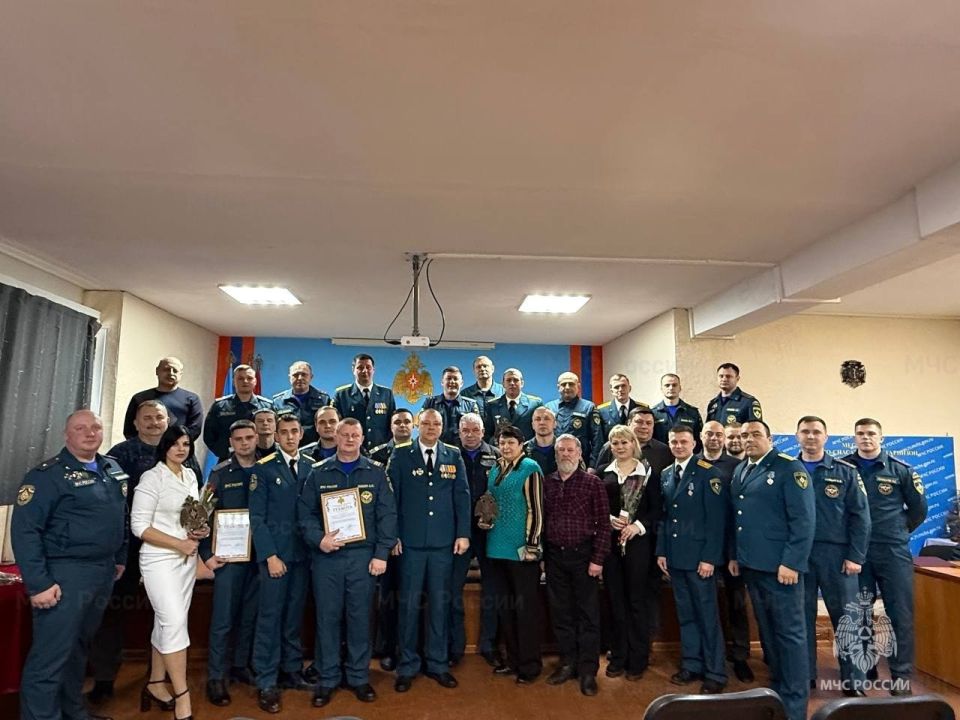 В Тульской области прошли торжественные мероприятия в честь Дня спасателя и 35-летия со дня образования ведомства