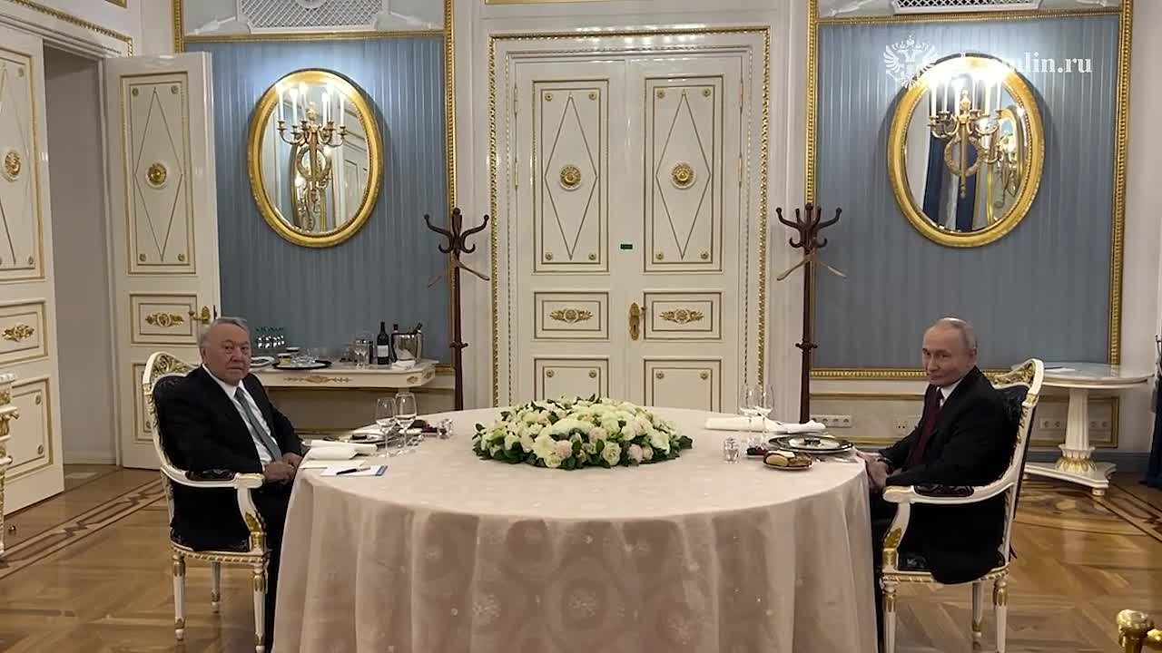 Путин встретился с Нурсултаном Назарбаевым — Кремль