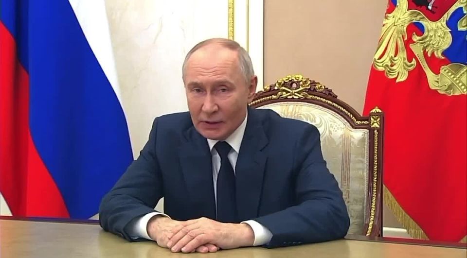 Поздравление Президента России Владимира Путина с Днем спасателя Российской Федерации