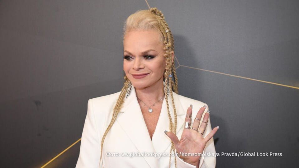 Певица Лариса Долина отказалась освобождать спорную квартиру до 30 декабря, несмотря на просьбу покупательницы