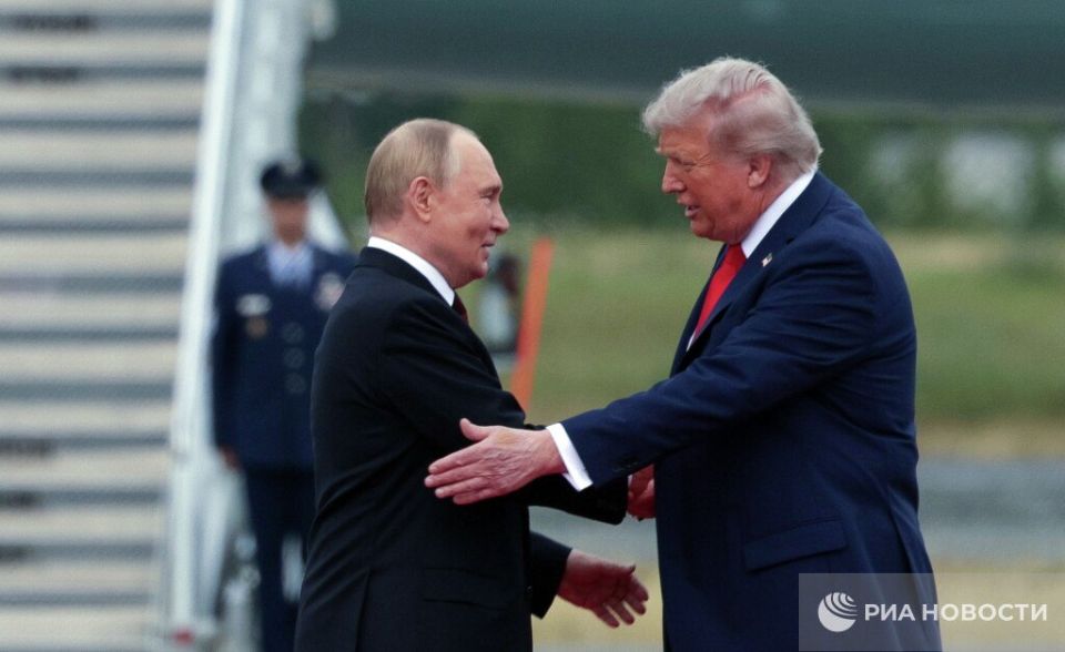 Путин поздравил Трампа с наступающим Новым годом, сообщил Кремль