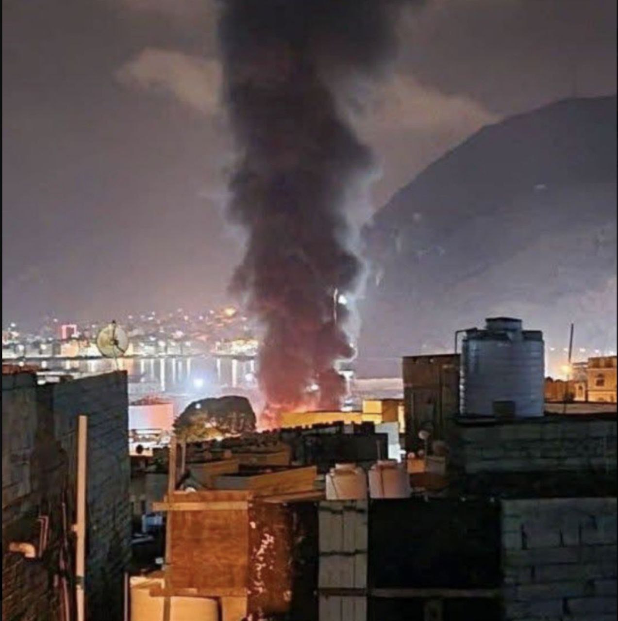 WarGonzo: Саудовская коалиция нанесла удары по порту в Йемене WarGonzo: Саудовская коалиция нанесла удары по порту в Йемене