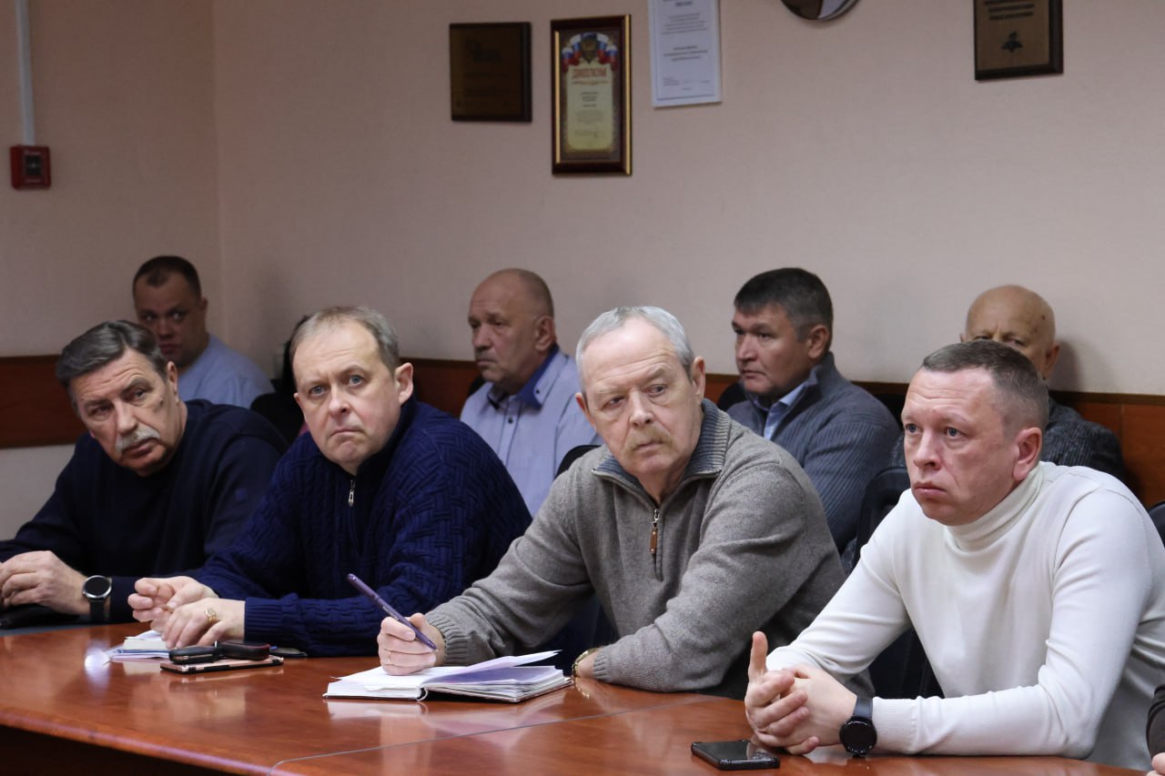 Руслан Бутов: Сегодня обсудили важную тему - бесперебойную работу коммунального и энергетического комплекса в новогодние праздники Руслан Бутов: Сегодня обсудили важную тему - бесперебойную работу коммунального и энергетического комплекса в новогодние праздники