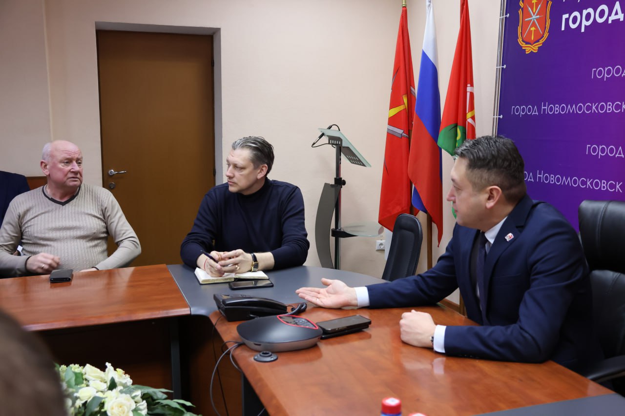 Руслан Бутов: Сегодня обсудили важную тему - бесперебойную работу коммунального и энергетического комплекса в новогодние праздники Руслан Бутов: Сегодня обсудили важную тему - бесперебойную работу коммунального и энергетического комплекса в новогодние праздники