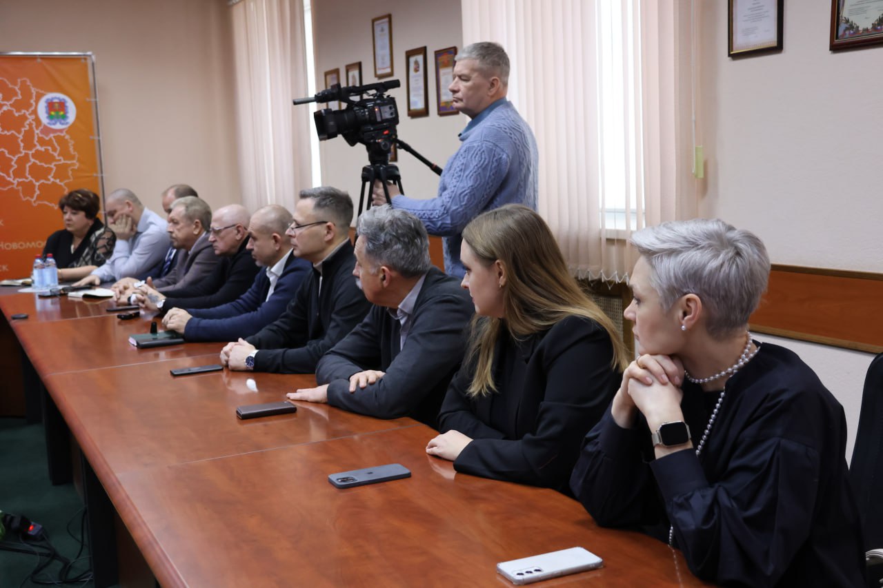 Руслан Бутов: Сегодня обсудили важную тему - бесперебойную работу коммунального и энергетического комплекса в новогодние праздники Руслан Бутов: Сегодня обсудили важную тему - бесперебойную работу коммунального и энергетического комплекса в новогодние праздники