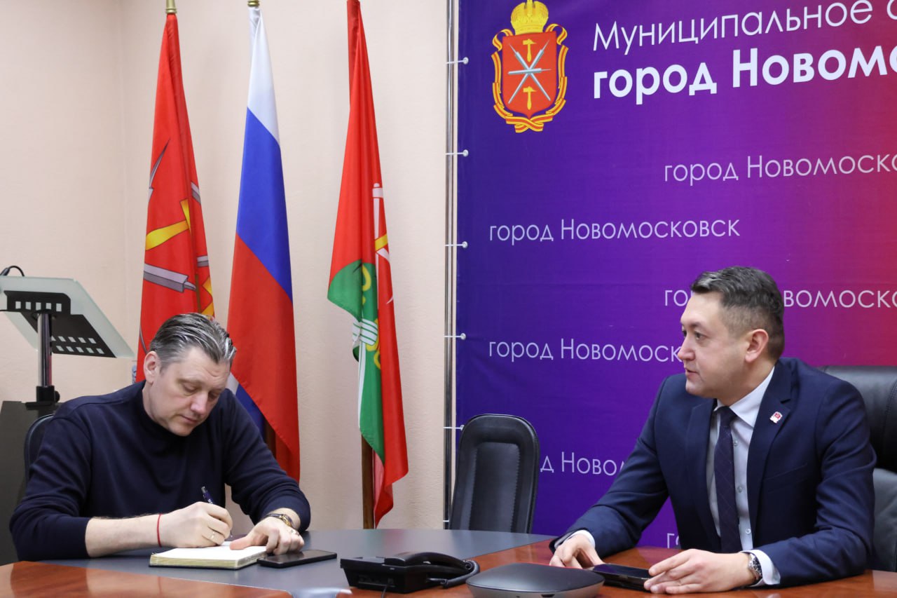 Руслан Бутов: Сегодня обсудили важную тему - бесперебойную работу коммунального и энергетического комплекса в новогодние праздники Руслан Бутов: Сегодня обсудили важную тему - бесперебойную работу коммунального и энергетического комплекса в новогодние праздники