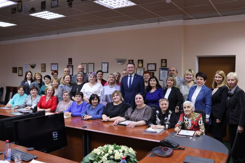 В преддверии Нового года в администрации города состоялся семинар с руководителями ТОС и сельскими старостами на котором подвели итоги работы общественников