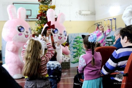 Дети тульских спасателей посетили новогоднюю ёлку