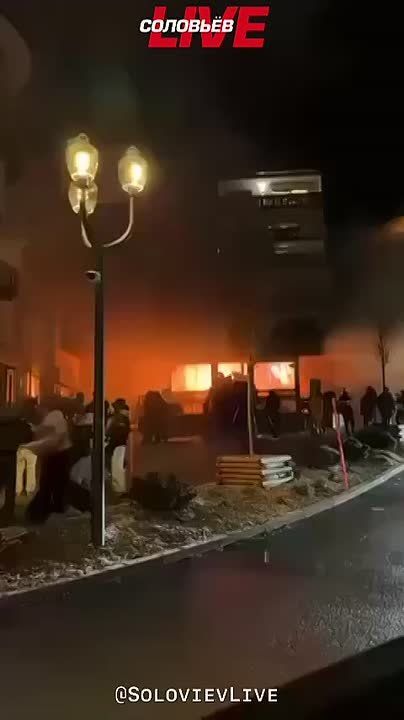 ����� 40 ������� ������� ��� ������ �� ����������� ������� ����-������� � ���������, �� ������� ���� 100 �������� �������, Le Nouvelliste