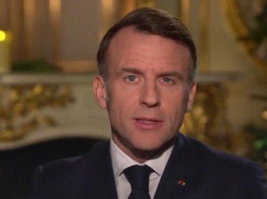 «Хромая утка»* Макрон заявил, что не будет баллотироваться на новый срок, но планирует остаться на посту до конца своих полномочий, которые истекают в 2027 году