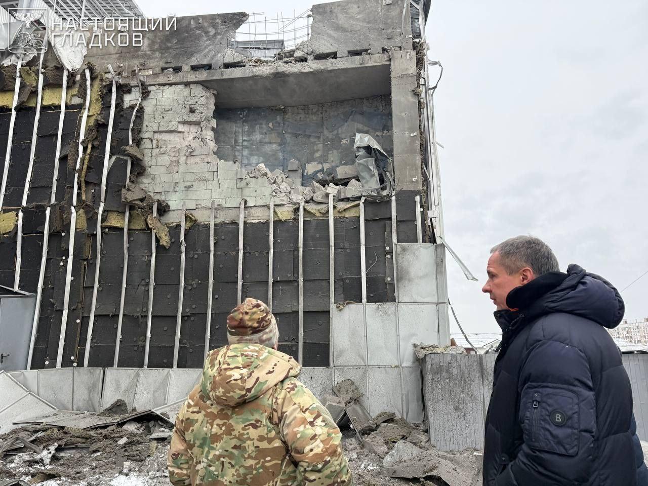 Враг нанёс ракетный удар по центру Белгорода, пострадали две мирные жительницы, сообщил губернатор Вячеслав Гладков Враг нанёс ракетный удар по центру Белгорода, пострадали две мирные жительницы, сообщил губернатор Вячеслав Гладков