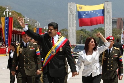 Удары по объектам Венесуэлы стали отвлекающим маневром для захвата Мадуро, пока бойцы американского элитного подразделения Delta Force десантировались с вертолетов, заявил "Звезде" бывший офицер армии США Станислав Крапивник