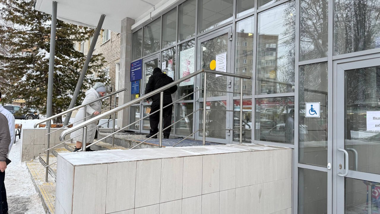 Приоритет — здоровье: министр здравоохранения региона следит за работой медучреждений в праздничные дни Приоритет — здоровье: министр здравоохранения региона следит за работой медучреждений в праздничные дни