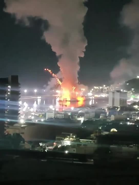 Взрыв в порту Каракаса.. Подпишись на ПУЛ N3 / MAX