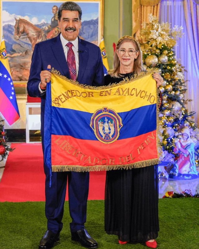 Мадуро и его жену вывезли из Венесуэлы на вертолете и высадили на корабль, на котором их доставят в Нью-Йорк, заявил Трамп