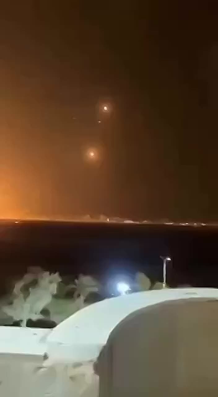 Новые кадры сильнейшего обстрела столицы Венесуэлы публикуют СМИ