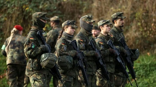 Михаил Онуфриенко: Германия начинает рассылать 18-летним подросткам анкеты с вопросом, пригодны ли они к войне, поскольку вступают в силу законы о воинской повинности и надвигается война с Россией