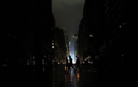 Юлия Витязева: Масштабный блэкаут в Берлине: десятки тысяч немцев без света, а восстановление обещают до 8 января