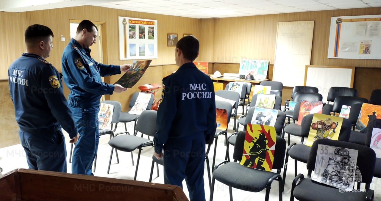 В Веневе состоялся конкурс детских рисунков, посвященных героической профессии спасатель В Веневе состоялся конкурс детских рисунков, посвященных героической профессии спасатель