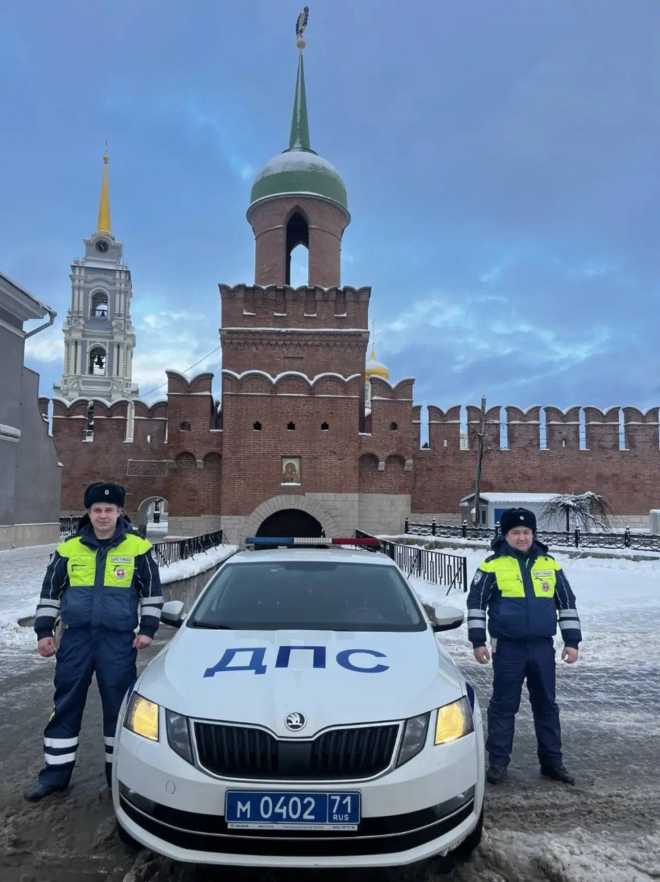 Вовремя оказаться рядом: сотрудники Госавтоинспекции помогли беременной женщине