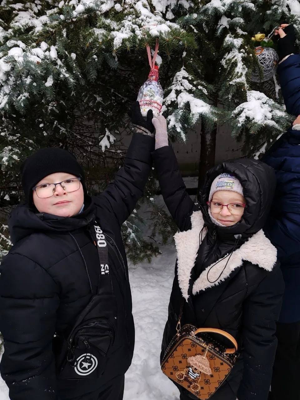 В Свято-Успенском мужском монастыре Новомосковска ёлочки стали «волшебными» В Свято-Успенском мужском монастыре Новомосковска ёлочки стали «волшебными»