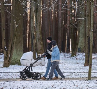 Путин поручил правительству подготовить комплексные решения для перелома негативной демографической тенденции