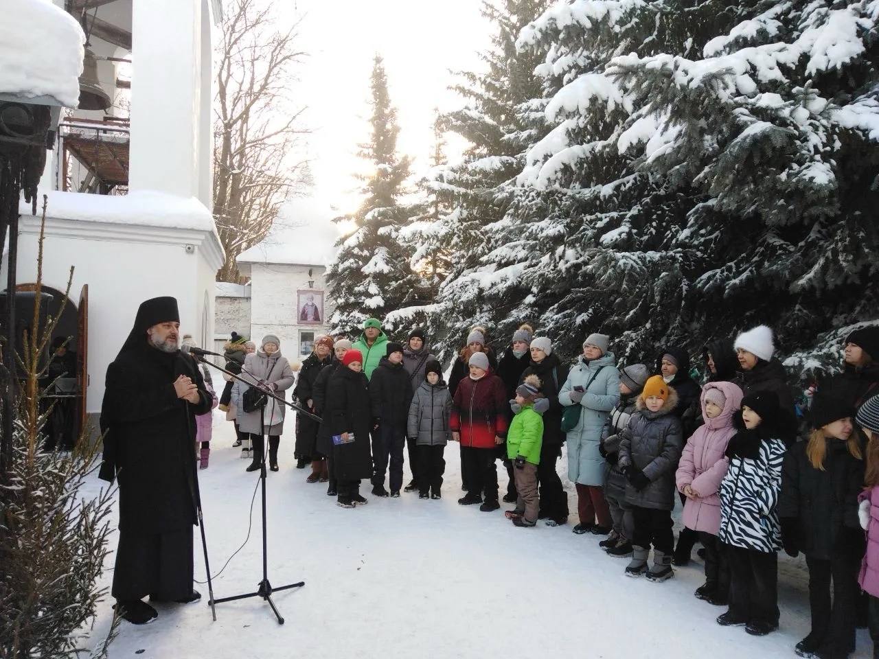 В Свято-Успенском мужском монастыре Новомосковска ёлочки стали «волшебными» В Свято-Успенском мужском монастыре Новомосковска ёлочки стали «волшебными»