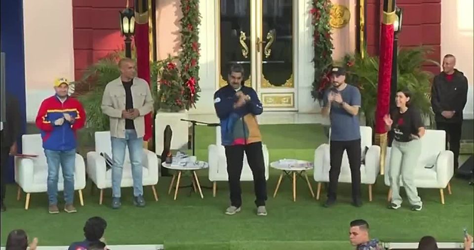 Регулярные публичные танцы президента Венесуэлы Николаса Мадуро и его демонстративно беспечное поведение в последние недели усилили раздражение в окружении Дональда Трампа