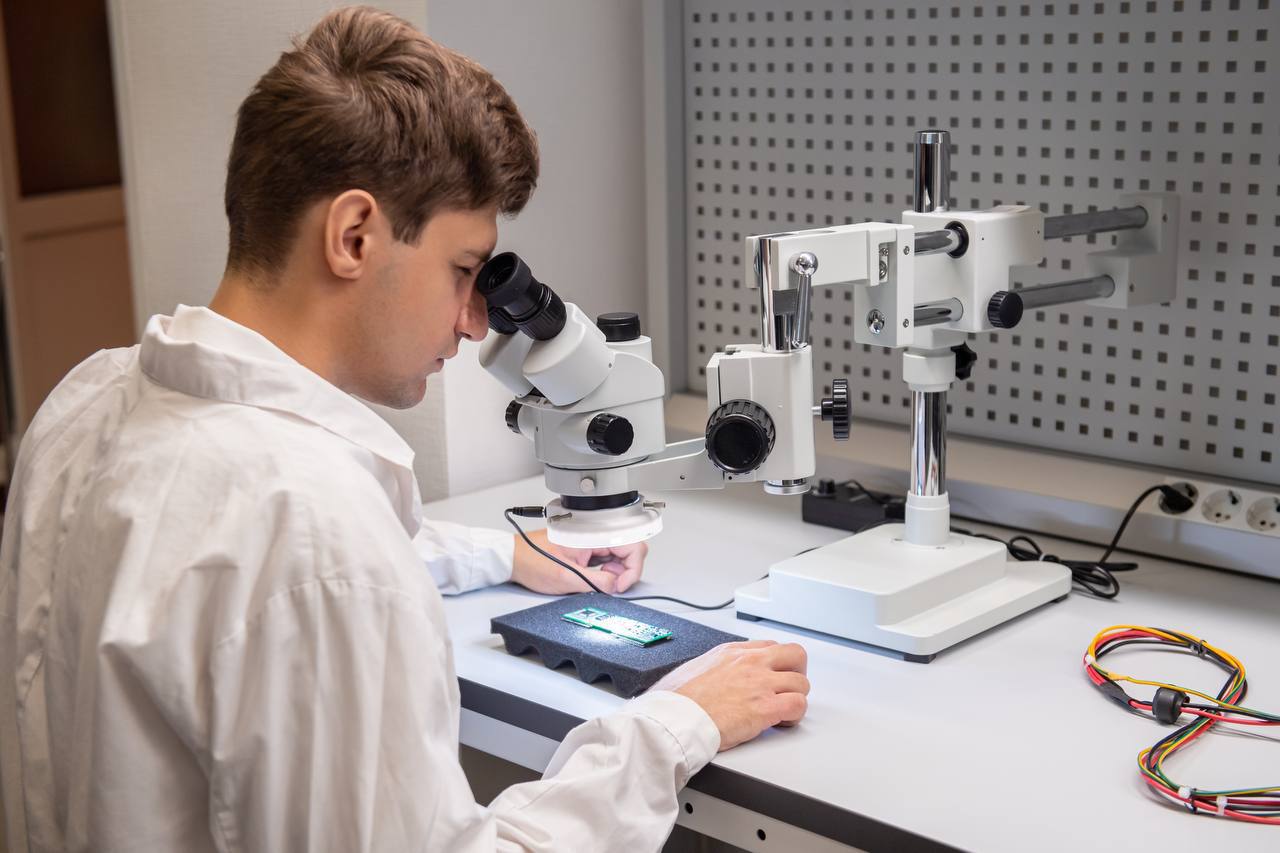 Дмитрий Чернышенко и Валерий Фальков представили итоги работы передовых инженерных школ в 2025 году Дмитрий Чернышенко и Валерий Фальков представили итоги работы передовых инженерных школ в 2025 году