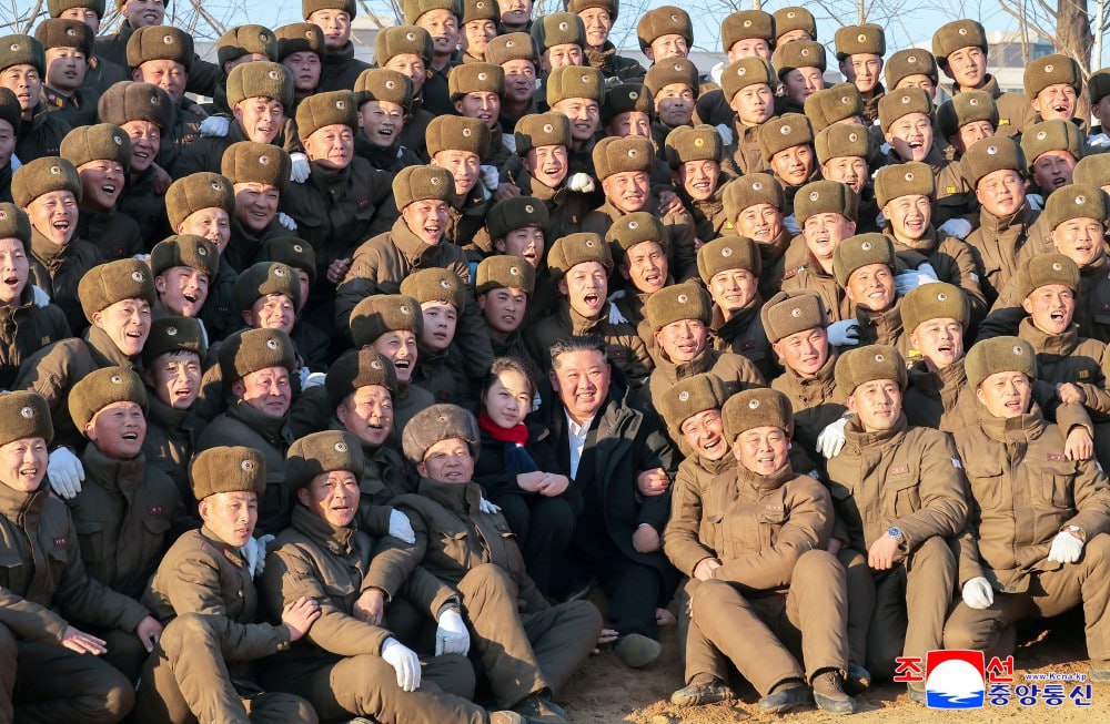 Ким Чен Ын посетил стройку Мемориального музея, посвящённого военнослужащим Корейской народной армии, участвовавшим в освобождении Курской области Ким Чен Ын посетил стройку Мемориального музея, посвящённого военнослужащим Корейской народной армии, участвовавшим в освобождении Курской области