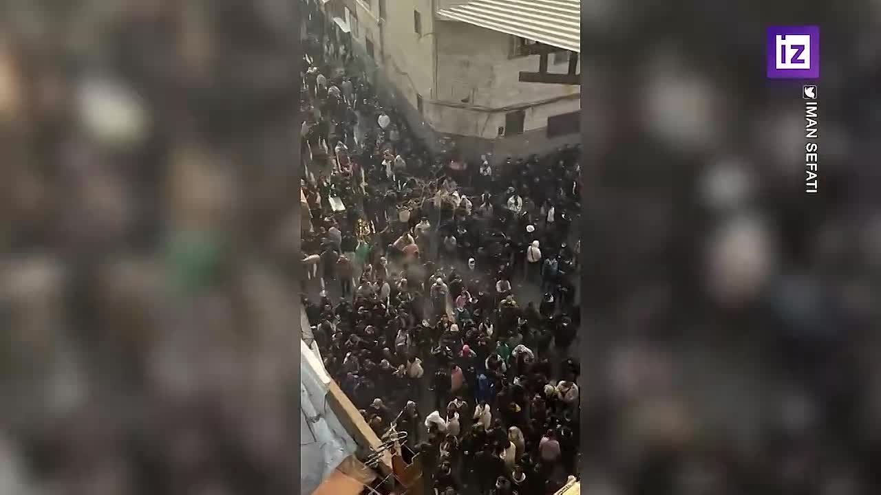 "Этот год — год крови": в Иране с новой силой вспыхнули антиправительственные протесты