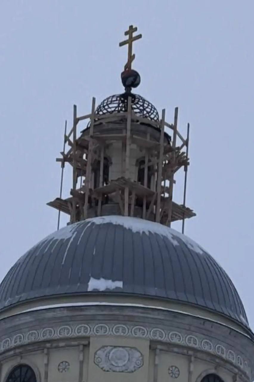 Дмитрий Миляев: Величественный Никольский собор, построенный в середине XIX века, придает неповторимый облик поселку Епифань Кимовского района Дмитрий Миляев: Величественный Никольский собор, построенный в середине XIX века, придает неповторимый облик поселку Епифань Кимовского района