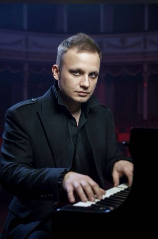 Салют С вами Александр Ромашов и проект «Музыка для СВОих» при поддержке Telegram-канала «Мир Михаила Онуфриенко»