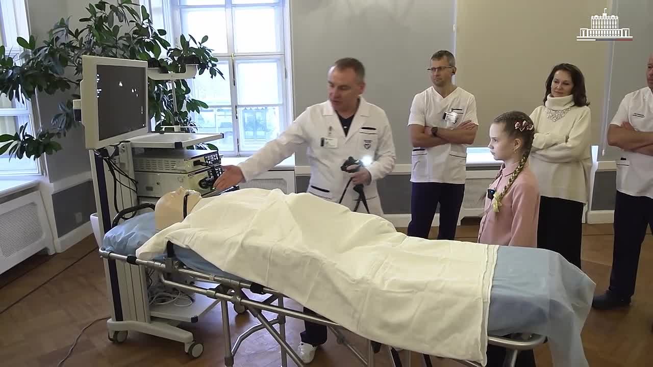 «Елка желаний»: вице-премьеры и министры продолжают исполнять мечты детей