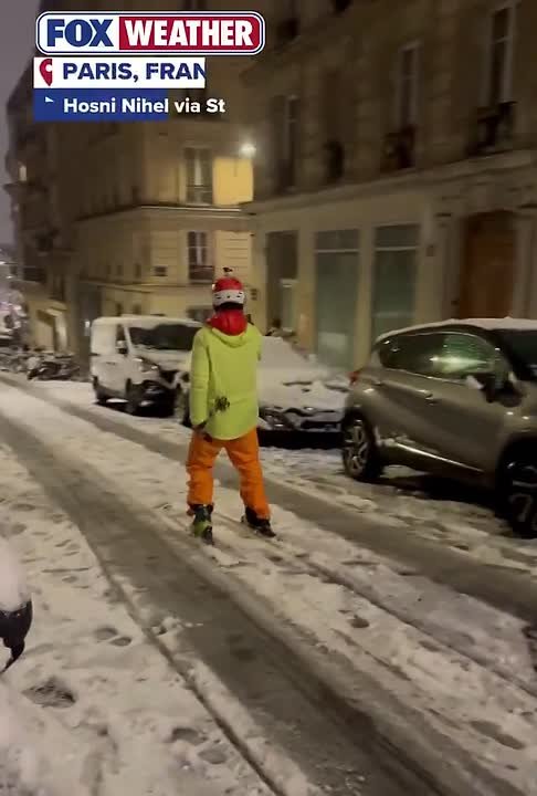 Несколько сантиметров снега парализовали треть Франции