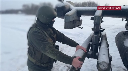 Снежные кадры от наших летчиков — Ка-52М уничтожил украинских военных и их бронетехнику