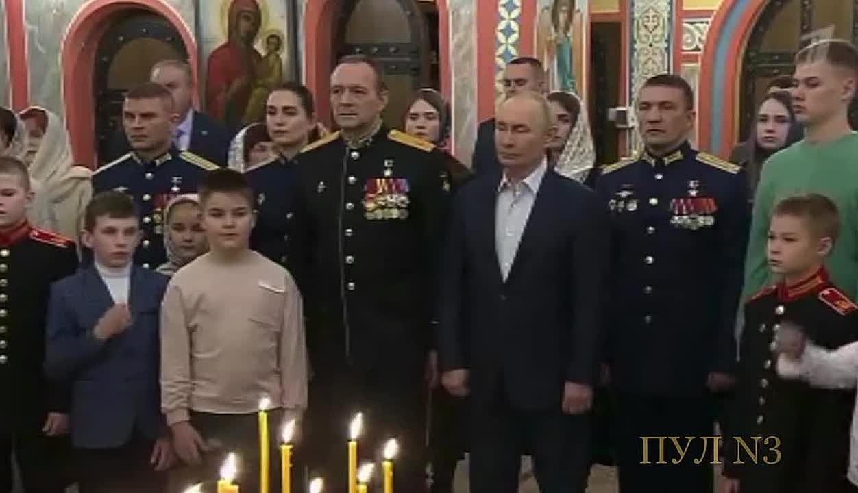 Владимир Путин приехал на Рождественское богослужение в один из храмов Подмосковья