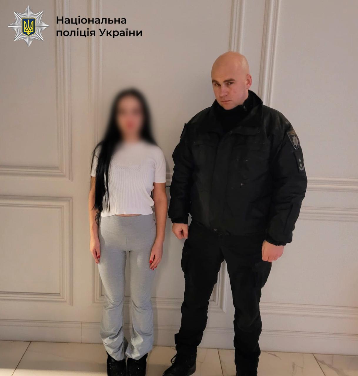 Трех киевлянок передали в СБУ за то, что они пели песни на русском языке Трех киевлянок передали в СБУ за то, что они пели песни на русском языке