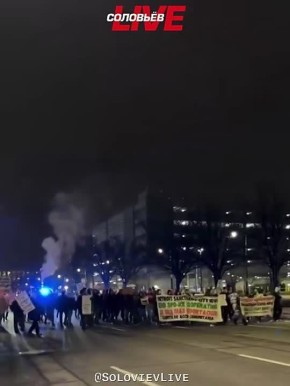 В США набирают силу массовые протесты против иммиграционной политики