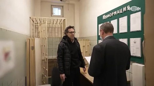 ФСБ показала кадры того, как осуществлялось возвращение российского баскетболиста Даниила Касаткина из Франции, а также освобождение и обмен француза Лорана Винатье