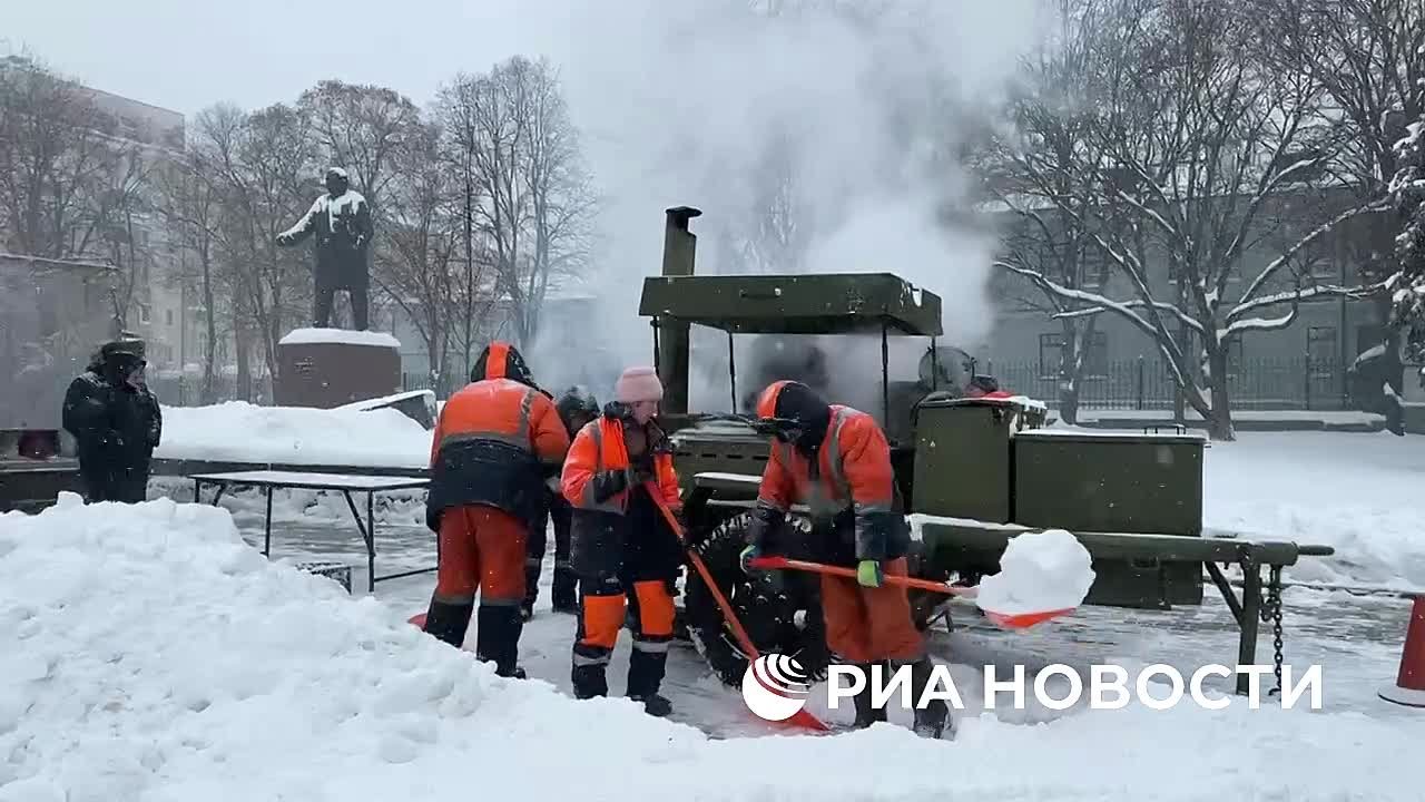 Экстренные меры по очистке от снега принимаются в Москве
