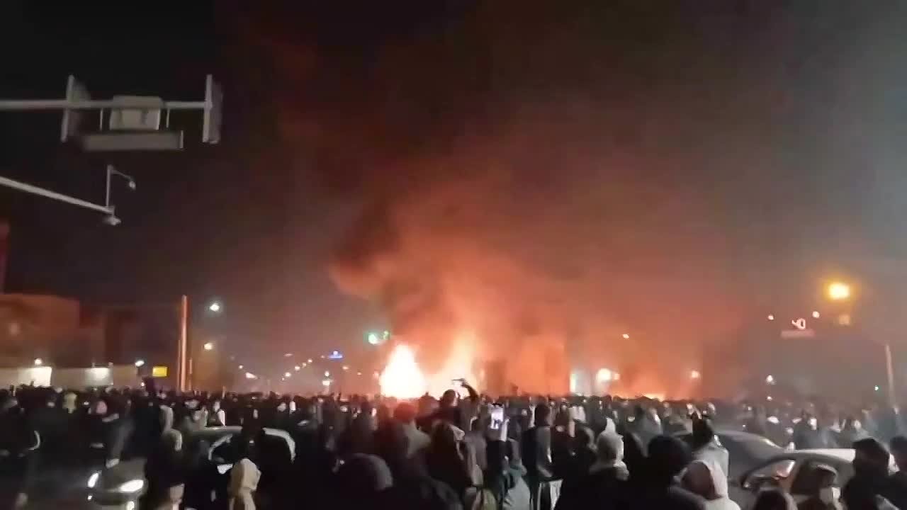 В Тегеране прошли протестные акции, передает агентство Fars