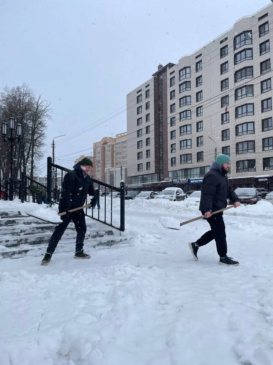 «Снежный субботник» в Тульской области: Первые, активисты и сотрудники объединились для борьбы со снегом «Снежный субботник» в Тульской области: Первые, активисты и сотрудники объединились для борьбы со снегом