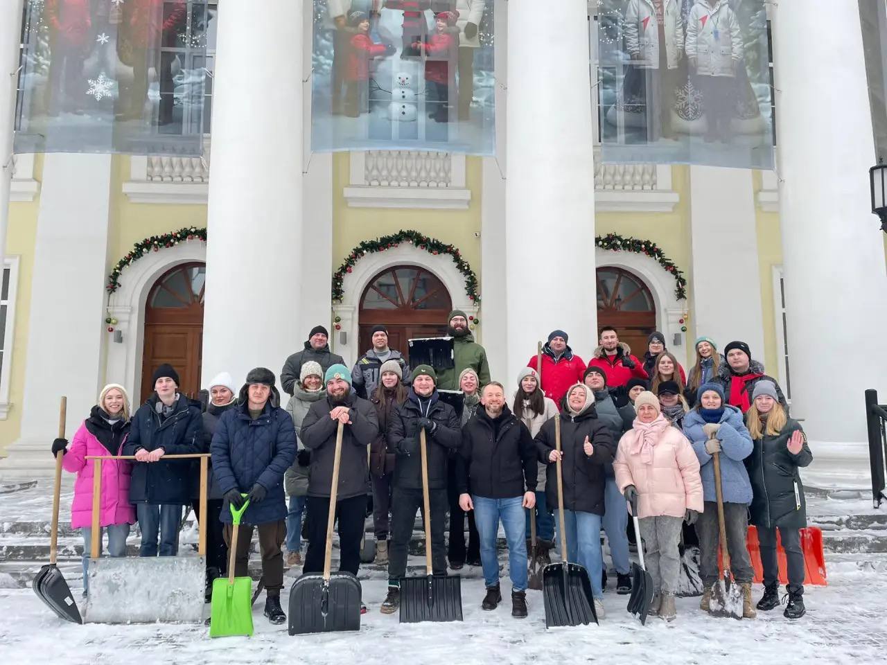 «Снежный субботник» в Тульской области: Первые, активисты и сотрудники объединились для борьбы со снегом «Снежный субботник» в Тульской области: Первые, активисты и сотрудники объединились для борьбы со снегом