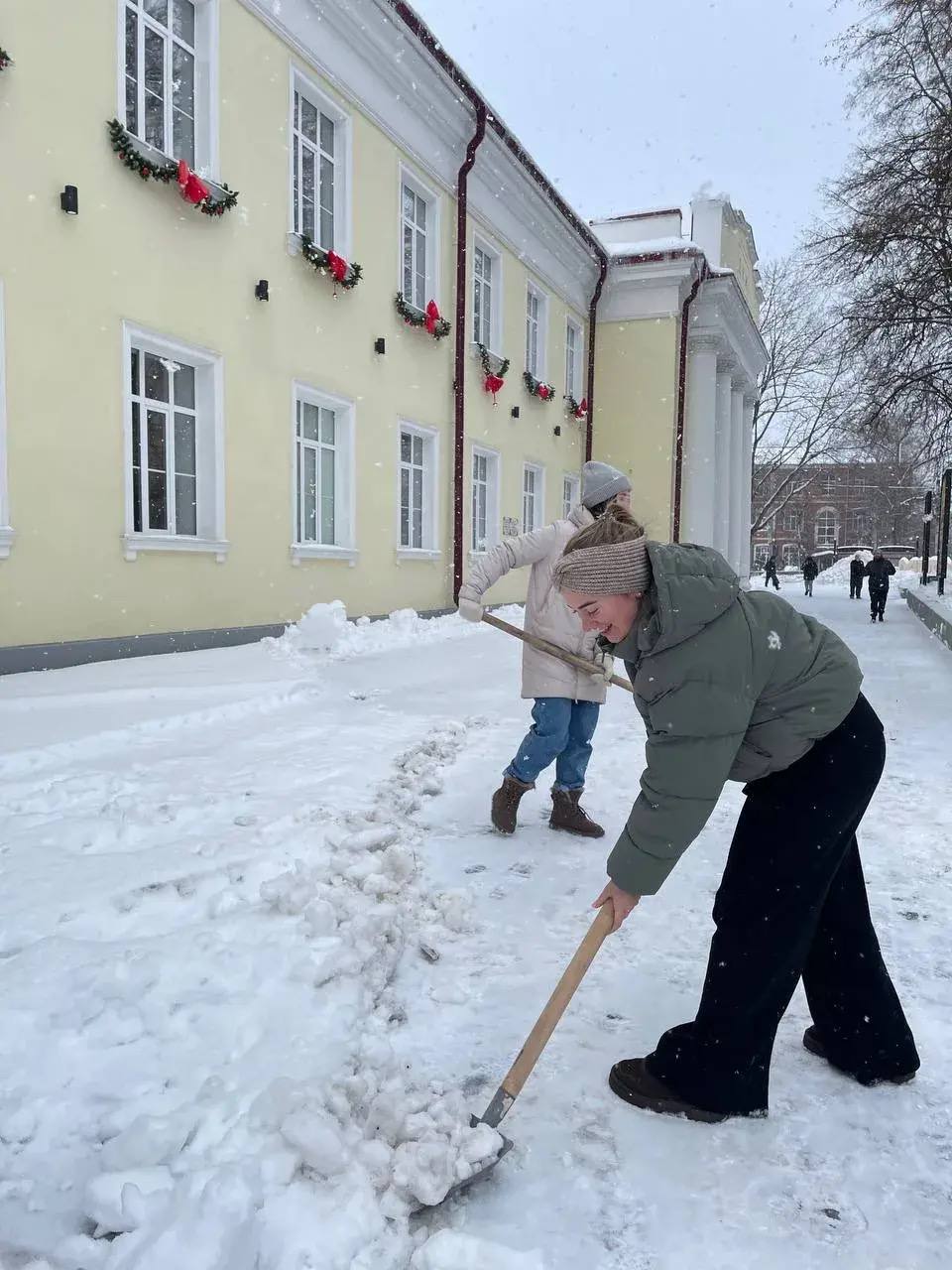 «Снежный субботник» в Тульской области: Первые, активисты и сотрудники объединились для борьбы со снегом «Снежный субботник» в Тульской области: Первые, активисты и сотрудники объединились для борьбы со снегом