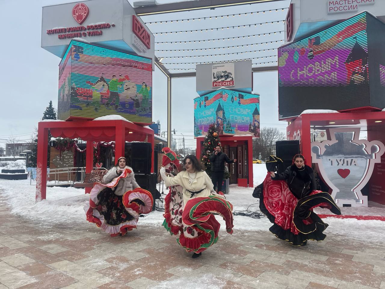 Дмитрий Миляев: На стенде национального центра «Россия» в Туле прошел День муниципальных образований