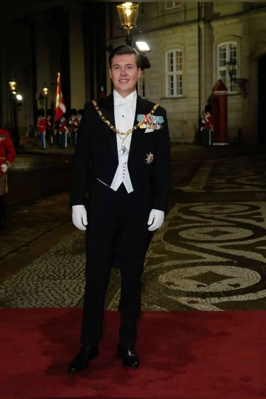 Юлия Витязева: В Дании предложили переселить датского наследного принца Кристиана в Гренландию