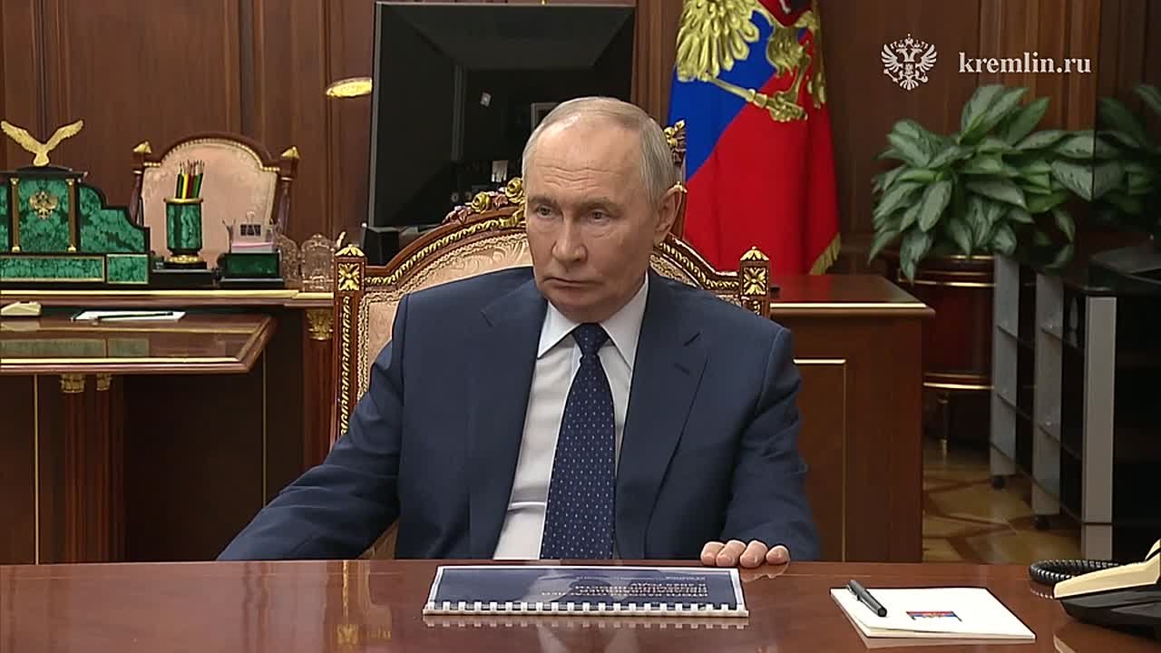 Путин встретился с первым вице-премьером Мантуровым