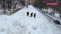 Новая "достопримечательность" в центре столицы, трехметровая снежная гора появилась на Миусской